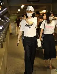 林更新王丽坤姐弟恋坐实别墅看房过夜,微信头像见端倪