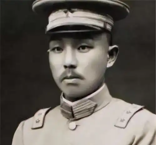  他是抗日英雄,一生娶了40个老婆,83岁去世,44年后才下葬