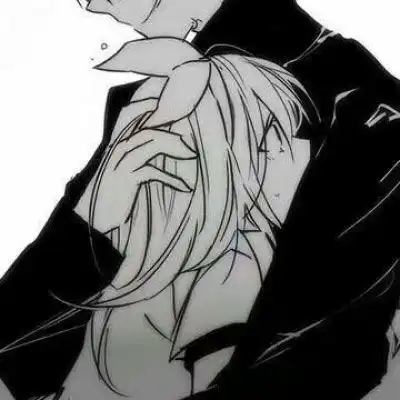  黑暗冷酷动漫情侣头像一左一右扎女孩的小辫子