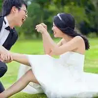  情侣一前一后拉手图片微信头像图片大全