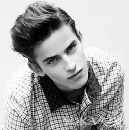  到底是不是男神发型说了算