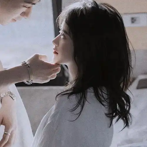  情侣头像一对两张l你为什么想要谈恋爱