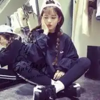  情侣接吻头像一对眼睛里充满了,可是还是要对你笑