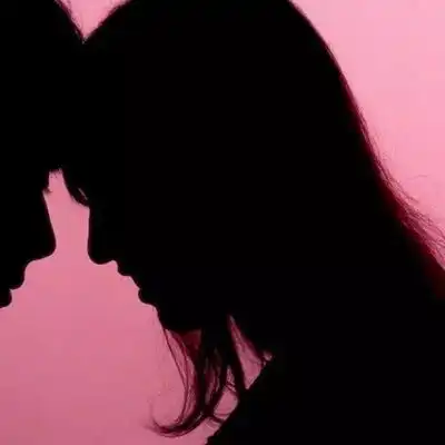  2023最新温馨剪影真人情侣头像