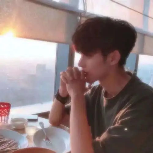  不烂大街的情侣头像