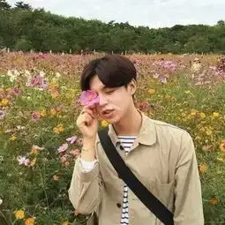  求类似头像韩风头像