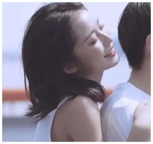  头像我将告别黄昏,向你的光里坠落