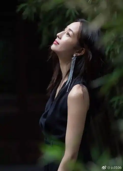 天生文静脸,怎样变时髦