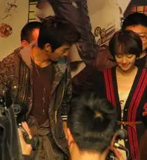  张翰郑爽恋情被羡慕盘点亲密情侣装