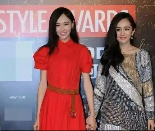 人前姐妹情深,背后互相插刀,扒一扒杨幂和她的塑料姐妹花
