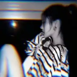  无论世界是否待你温柔请保持住qq情侣头像我要个性网