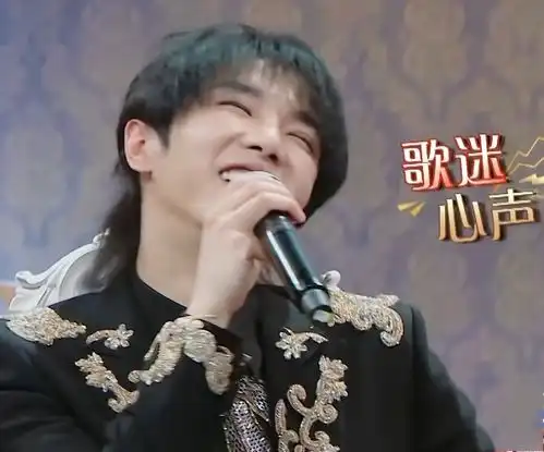  宋亚轩帮贺峻霖追星,催华晨宇赶紧发新歌,时代少年团很有团魂