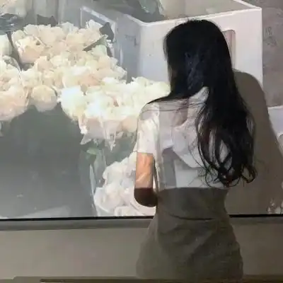  情侣头像真人一人一半可爱哪来什么避风港难过时永远只有自己一个人