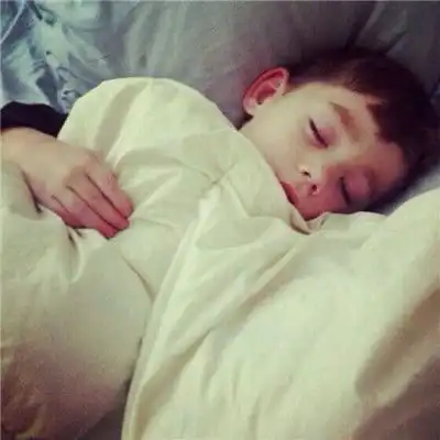  2018最火情侣头像萌娃一男一女未经允许擅自特别喜欢你