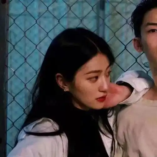  情侣头像想和有趣的人一起浪费人生