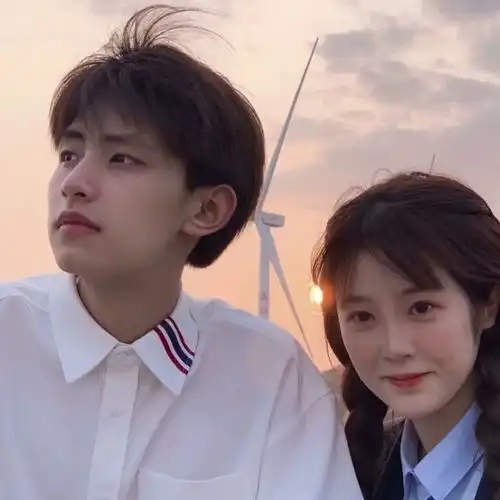  ins情侣头像愿神明偏爱,一切从欢