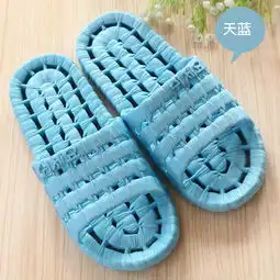  我厂有各款各样大量拖鞋欢迎各位老板来电咨询洽谈合作...