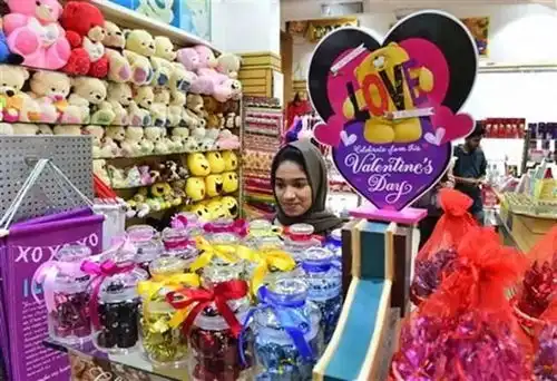  在印度过情人节还面临秀恩爱死得快危机