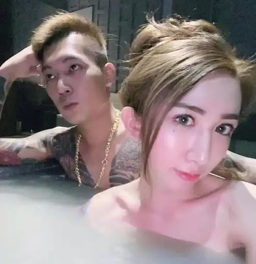  台湾变性美女迷倒众人有高招男友不介意性别更是出钱助其变性