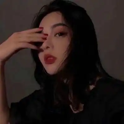  红唇漂亮女生头像