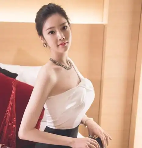  20岁女孩和大叔在一起真的会有感情吗两个女人说出心里话