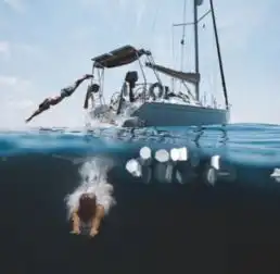  情侣辞职乘船环游世界网友组图这才叫红尘作伴活得潇潇洒洒