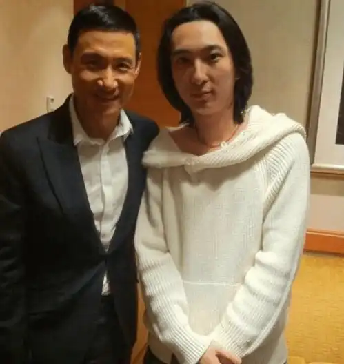 看看王思聪在这些明星面前的样子,你才知道什么叫真大牌