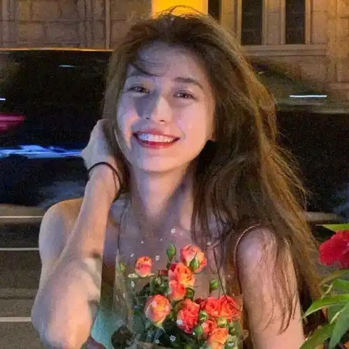  捧花女头收集世间温柔去见你