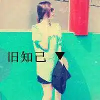  闺蜜两人头像分开一左一右带字