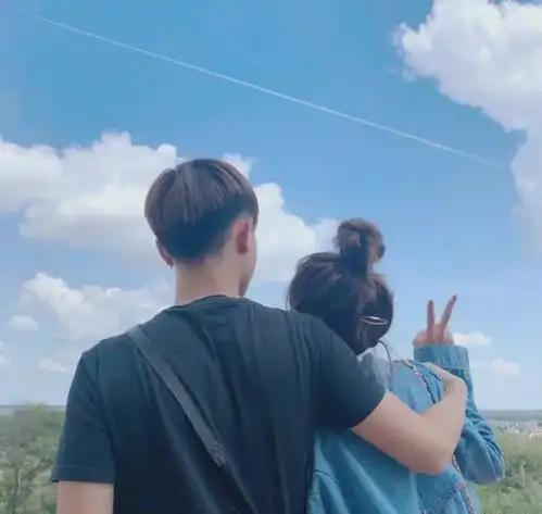  宅男女神终于分手了恋爱七年逼婚失败,男友只想吃软饭