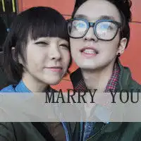  潮流情侣qq头像用微笑来接纳所有背叛