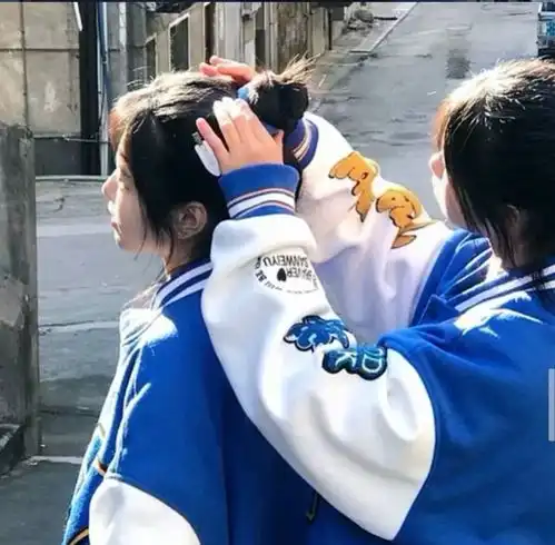 闺蜜头像同样是混日子,和你们混在一起就开心一点