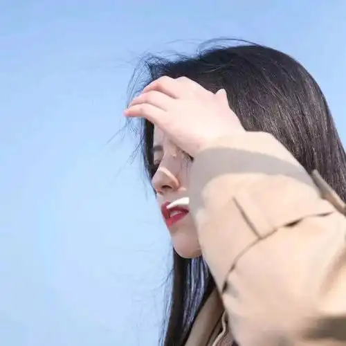  头像努力把日子都填满,别来提醒我多孤单