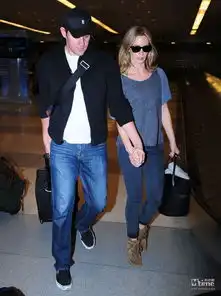  好莱坞情侣街拍库彻米拉贝坦尼康纳利成双对