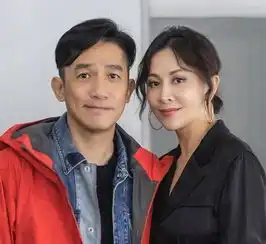  朱丹周一围穿情侣装出游,不需要秀恩爱的爱情,才是最虎的