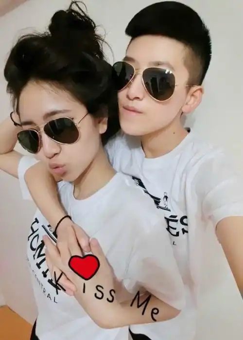  你好我想问一下我想把这张图片做成一对两张的怎么做