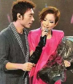  娱乐圈分手后吃回头草的6对情侣,一对超感人,一对被骂惨