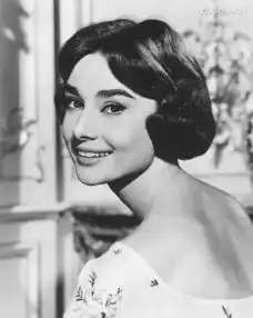  高品影视她年轻时的容颜永远照耀人间