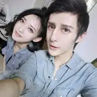  时尚甜蜜双人情侣头像一世就只能有一次的认真