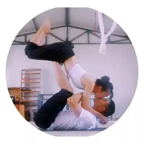 高难度这对军恋情侣秀恩爱的方式,你一定没见过