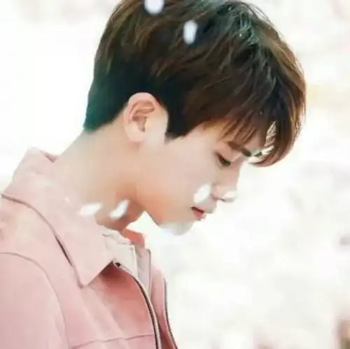  情侣头像,在他心里你永远是最美的