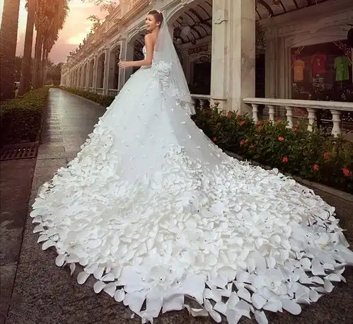 如何挑选出最心仪的婚纱看这里就全明白了