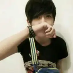  坟前裸奔的微博微博