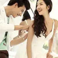  求情侣头像男穿西装女穿婚纱的多一点