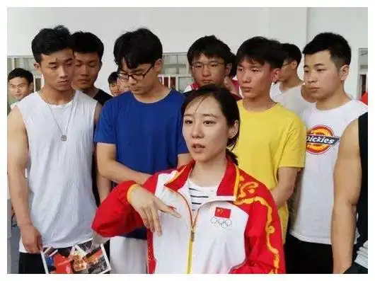 她是体操界的小仙女,却因身高无人追,如今单身多年渴望爱情