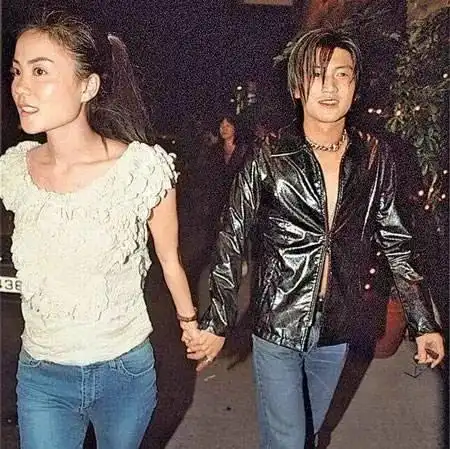  王菲与小鲜肉同框再次被拍,2个月被拍4次,真与谢霆锋分手了