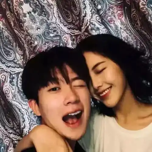  学生党爱用的超隐蔽情侣头像就算在群里的班主任,也看不出