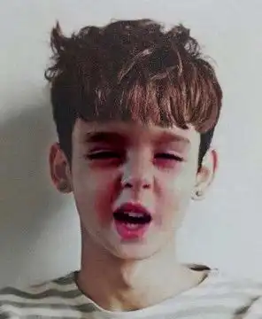  有没有类似这种风格的头像,欧美小孩的,酷酷的还,比较阳光的感觉