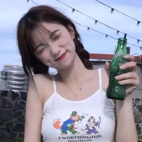  女生头像透支的快乐要用无数倍的失落感偿还