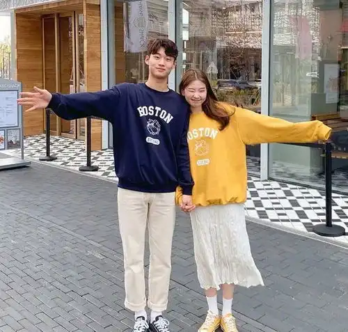  情侣装一模一样我们是处对象不是演双胞胎哈